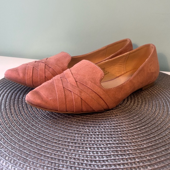 Journee Dusty Rose Suede Criss-Cross Flats - Picture 3 of 8